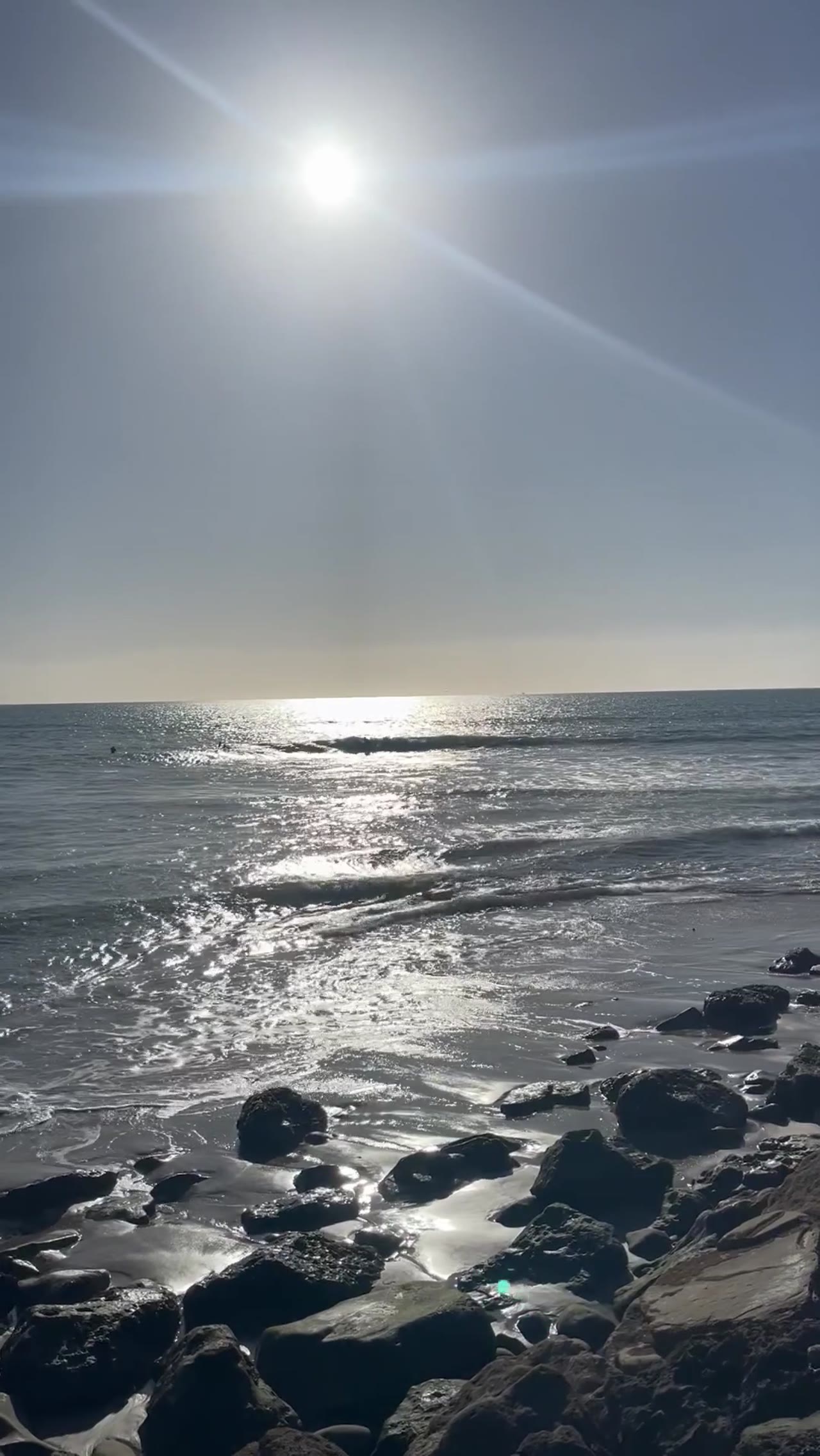 Kai Bender surfing