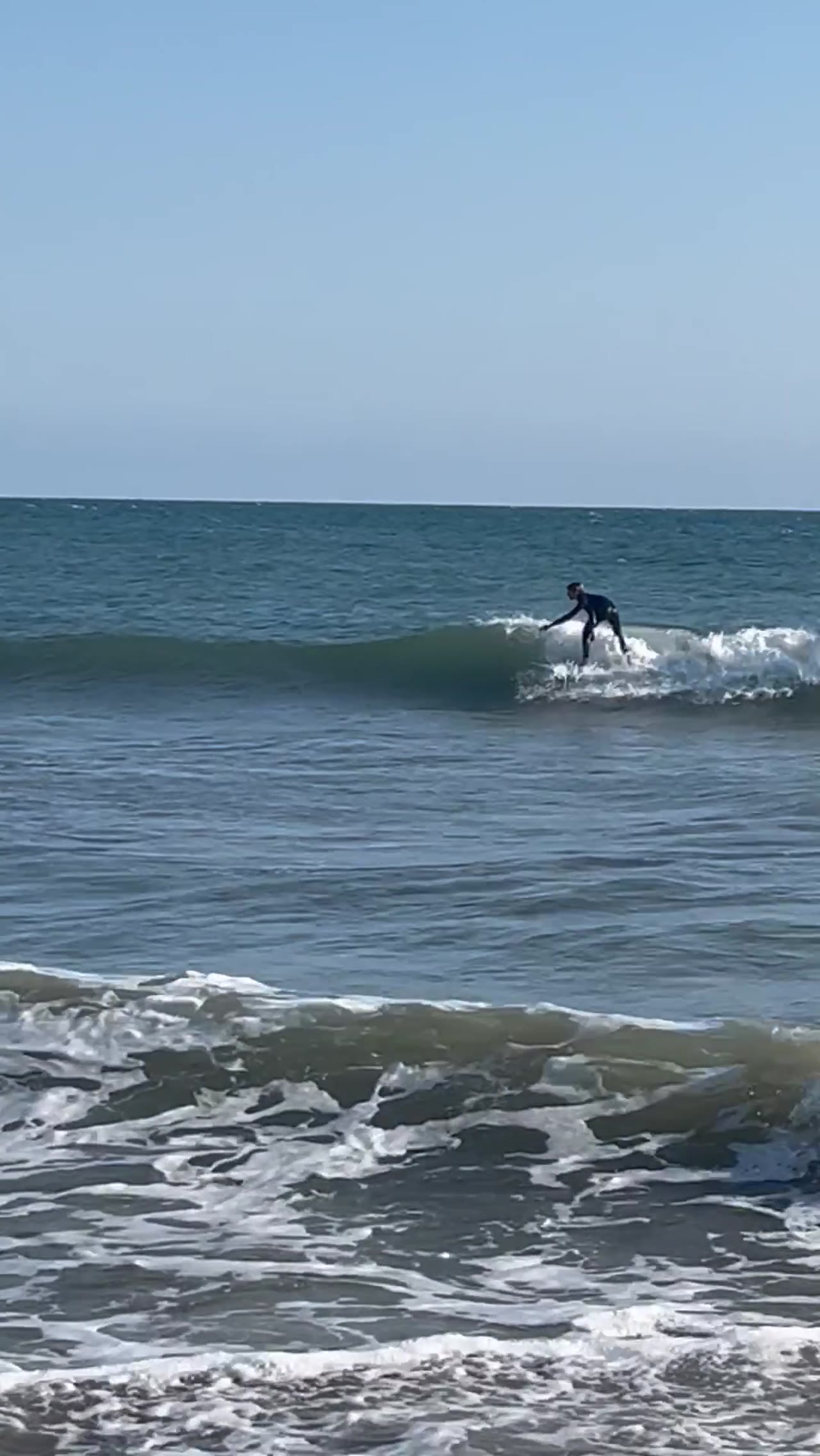 Boaz surfing
