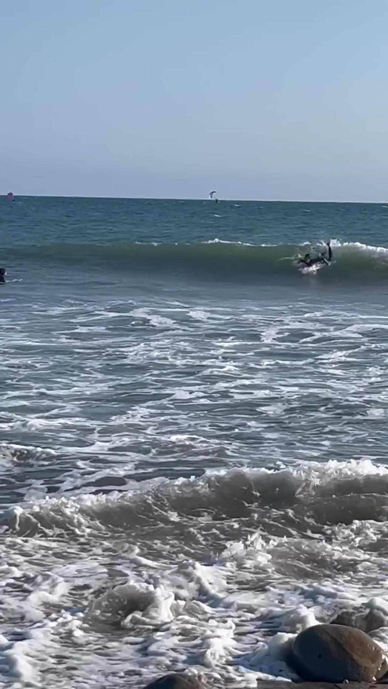Kai Bender surfing